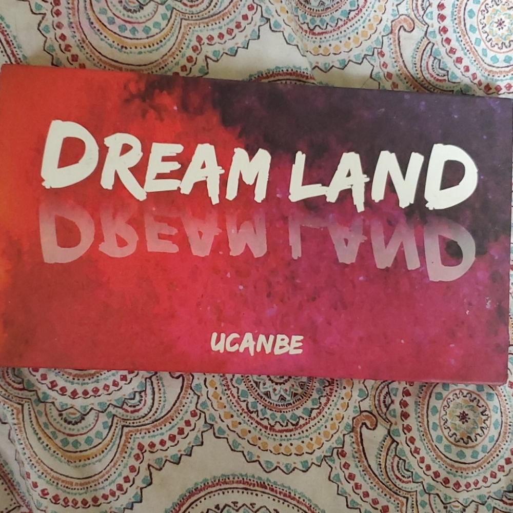 Ucanbe eyeshadow palette